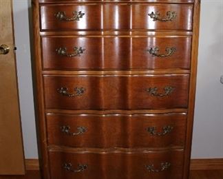 French provincial chest of drawers 