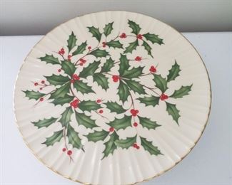 Lenox  USA Holly Berry cake stand 