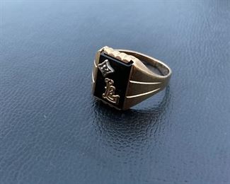 Lot #18---10ky Onyx Ring, weight: 5.2g, size: 12.25, price: $195