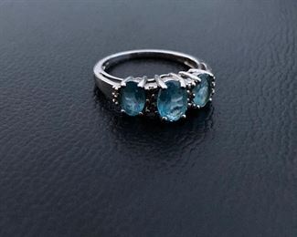 Lot #030---14kw Blue Topaz Ring, weight: 3.2g, size: 7, price: $200