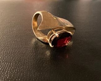 Lot #070---14ky Garnet Ring, weight: 12.1g, size: 6.25, price: $495