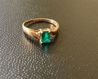 Lot #089---10ky Emerald and Diamond Ring, weight: 1.8g, size: 6.25, price: $250