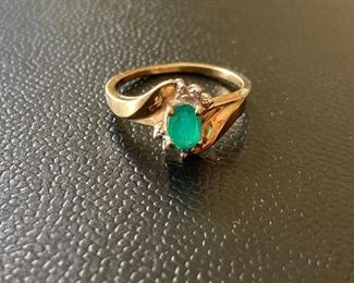 Lot #091---14ky Emerald Ring, weight: 2.2g, size: 7, price, $200