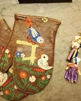 Vintage embroidered leather children's mittens
