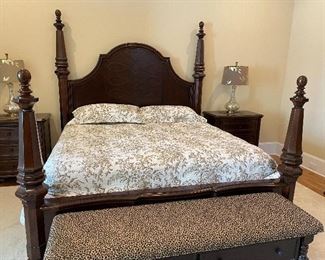 King size bed:frame:headboard:footboard...
See next note about the mattress/boxspring