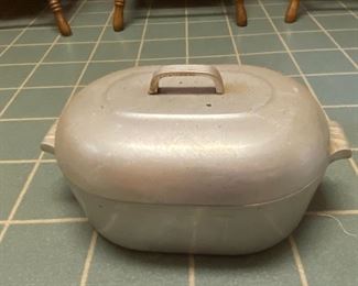 Magnalite oval roaster