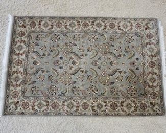 1028	HAND WOVEN AREA RUG, 4 FT X 6 FT 2 IN
