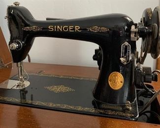 Antique Singer Sewing Machine in Cabinet w Bench