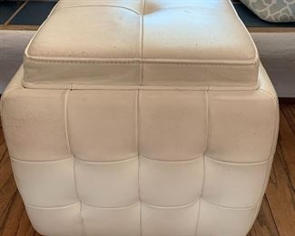 Storage Ottoman w Reversible Top