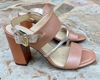 SOLD $20 - Geox Respira Women’s Italian Patent Heels - Euro Size 37