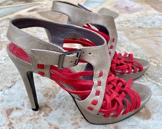 $10 - Pour La Victoire Women’s Pumps - Suede and Leather Material - Size 6.5