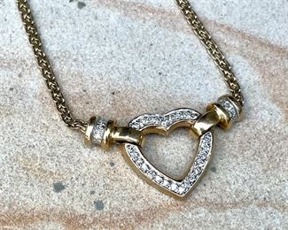$800 - 14K Mariner-like Chain and Pendant with Diamonds