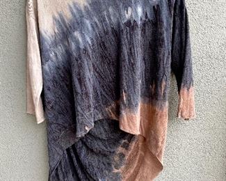 Great women's apparel! Sizes range, mostly M. Pricing starts at $10 and up.