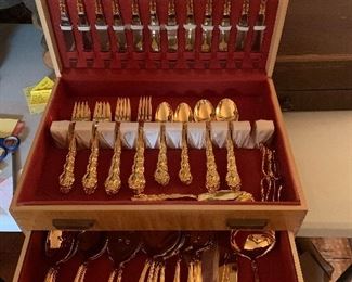Dining Room 
Oneida Community Gold Beethoven 
Service for 12