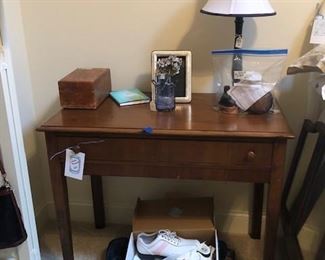 Being used as table but is a vanity, new ladies callaway golf shoes