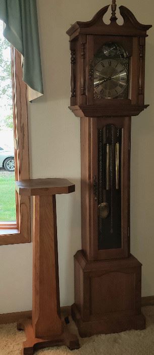 Oak pedestal & grandmother clock in perfect working condition