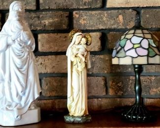 Figurines & one of two lamps with stained glass shades