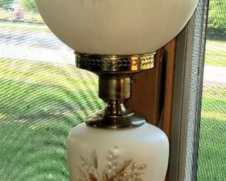 Gone with the wind lamp - base lights up