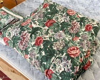 Bed Linens, Comforter