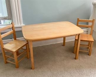 Children's Table with 4 Chairs