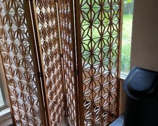 Four panel wooden screen