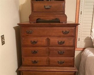 Chest of drawers & matching side table