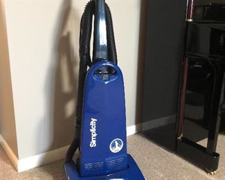 Simplicity vacuum 