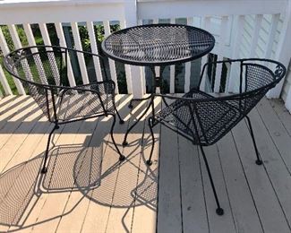 Patio bistro table and 2 chairs 