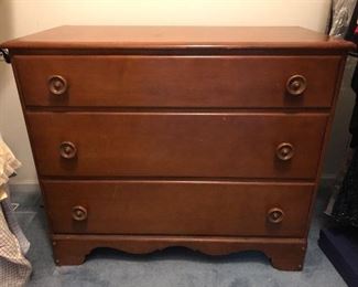 Chest of drawers - $40