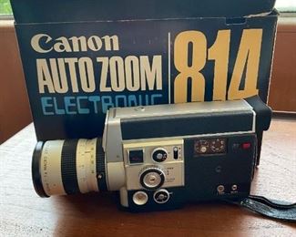 Canon Auto Zoom Electronic 814 Video 8mm Camera in Box
