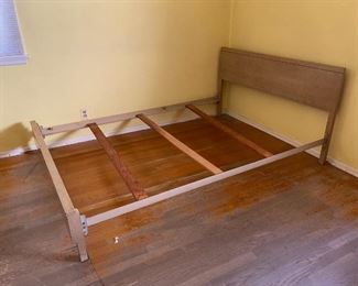 Vintage Wood Metal Full Size Bedframe