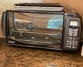 Delonghi toaster oven.