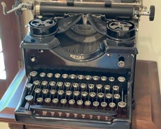 Antique Royal typewriter. 