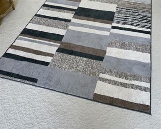 Area rug. Measures 5' x 7'