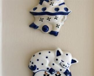 small porcelain wall hangings
