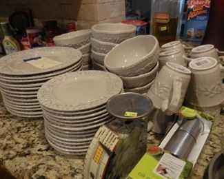 Set of light gray color dishes