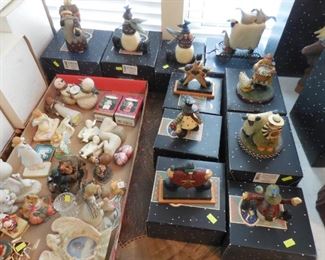 Williraye figurines and misc 