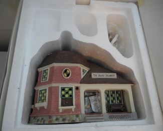 Example of Dept 56 Seasons Bay Building