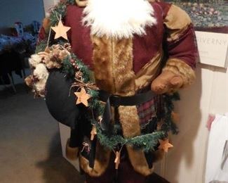 Santa is 6' tall
