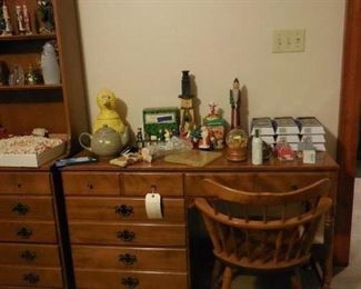 Ethan Allen Bedroom Desk and Chair