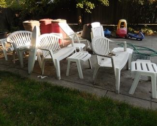 Misc plastic furniture