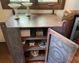 PINCH TIN FRONT PERIOD HANGING  PIE SAFE