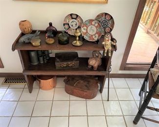 SET OF 4 IMARI DISHES AND VARIOUS ANTIQUE ACCESSORIES