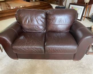 CHOCOLATE BROWN LEATHER LOVESEAT