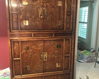 $895 / Drexel Heritage Dynasty Collection Asian Chinoiserie Cabinet. Have the back off of the cabinet currently, but do have that piece to be included. TEXT 404-771-6060 to purchase or for more info.
