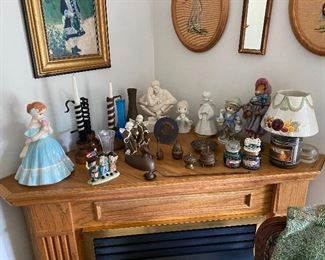 Lots of decorative figurines