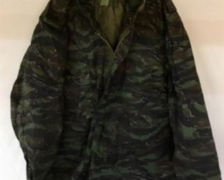 *NEW   MILITARY ISSUE COLD WEATHER FIELD JACKETS W/LINER