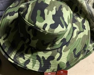 NEW   CAMO HATS