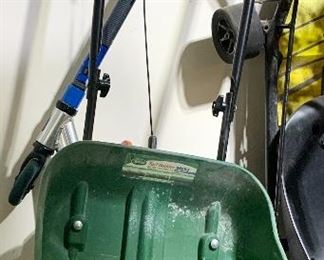 Scotts Turf builder spreader $20