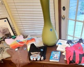 Clothes. Ladies small, medium, large
$5-10